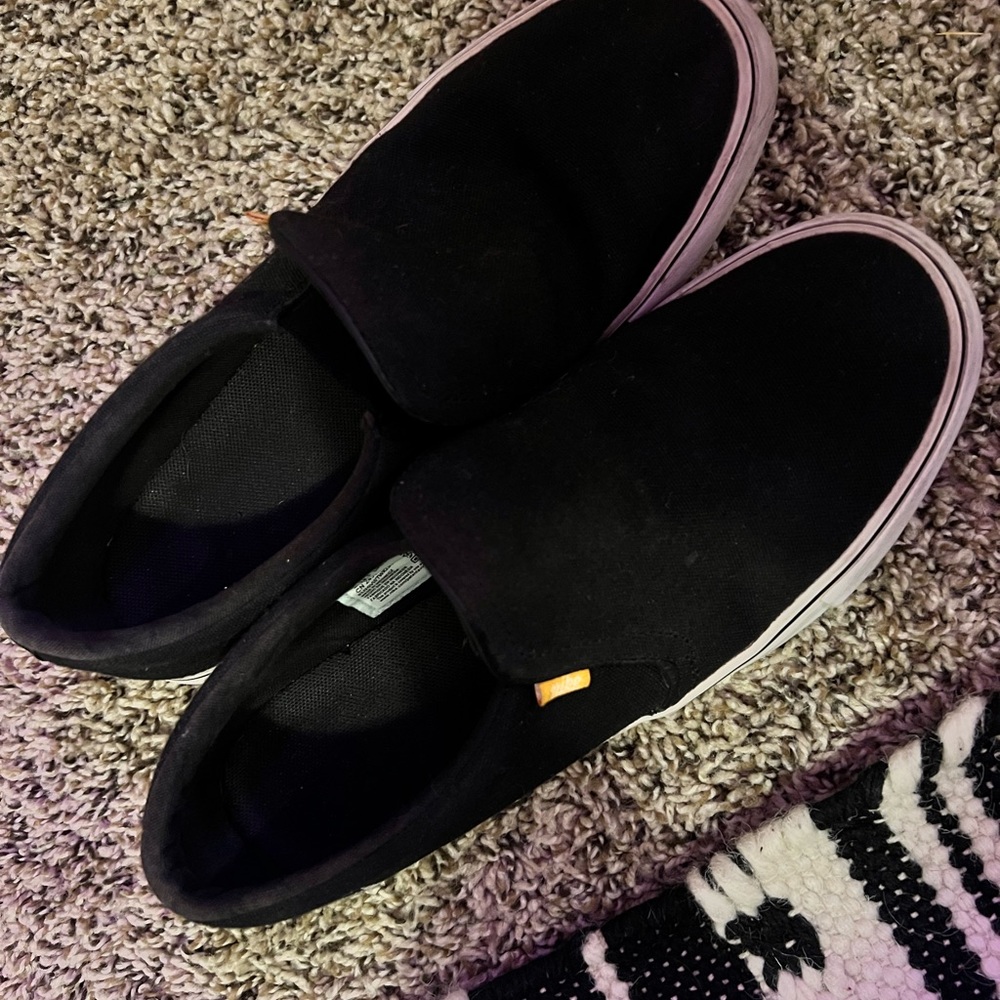 nike shoes! slide ons!